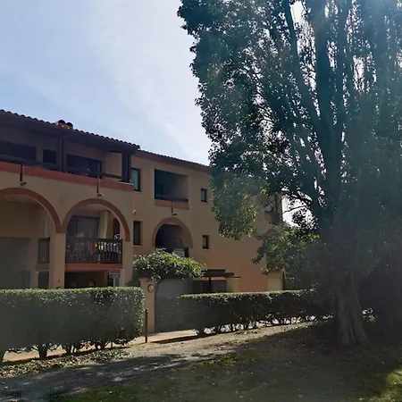 Peaceful With Pool In Saint-cyprien Apartament *
